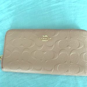 Coach Accordion Zip Wallet In Signature Leather